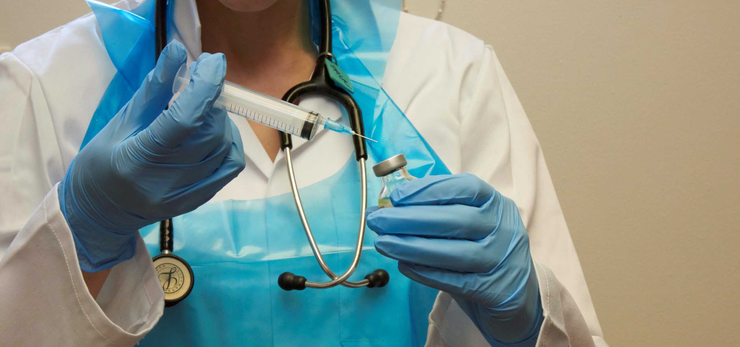 Vinyl Vs. Nitrile Gloves